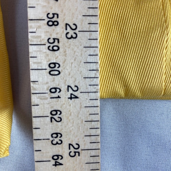 Women 7th Ave NY & Co yellow Capri pants size 10 - Picture 5 of 6